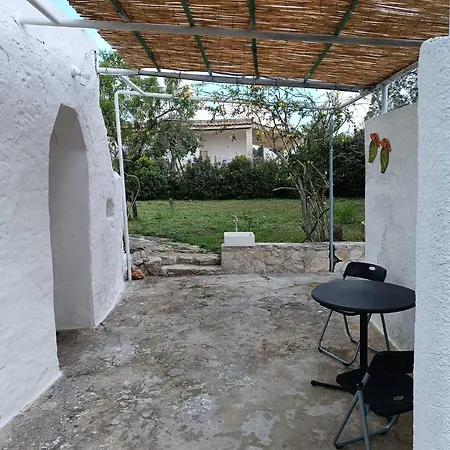 בית נופש Casetta Tra Gli Ulivi גרוטליה